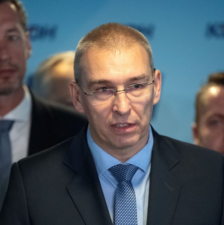 KDH rešpektuje Hajka, v parlamente ho nahradí Paľa