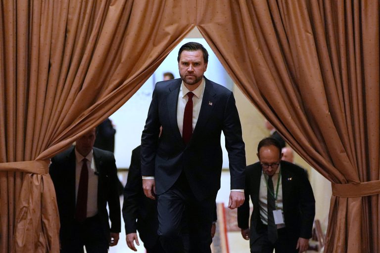 US and Iranian Officials Resume Talks in Islamabad