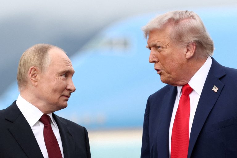 Telefonáty Trumpa s Putinom vyvolávajú v Bruseli otázky