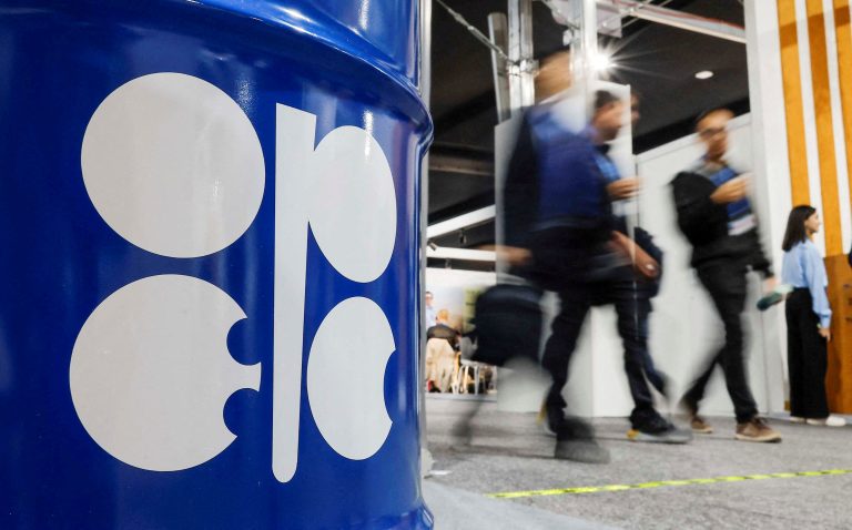 OPEC+ plánuje zvýšiť ťažbu ropy aj po odchode Emirátov