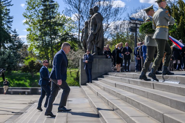 Pellegrini, Raši a Fico si na Slavíne pripomenuli oslobodenie Bratislavy