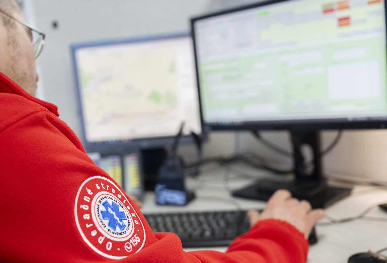 O linku 116 117 je obrovský záujem. Ilustračná fotografia z Operačného strediska v Bratislave. Foto: Martin Baumann/TASR 