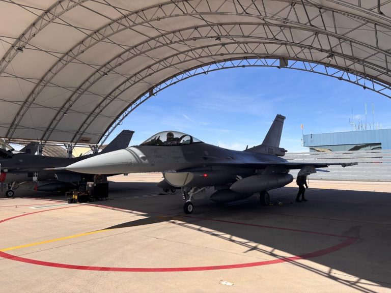 Slovensko má kompletnú flotilu stíhačiek F-16