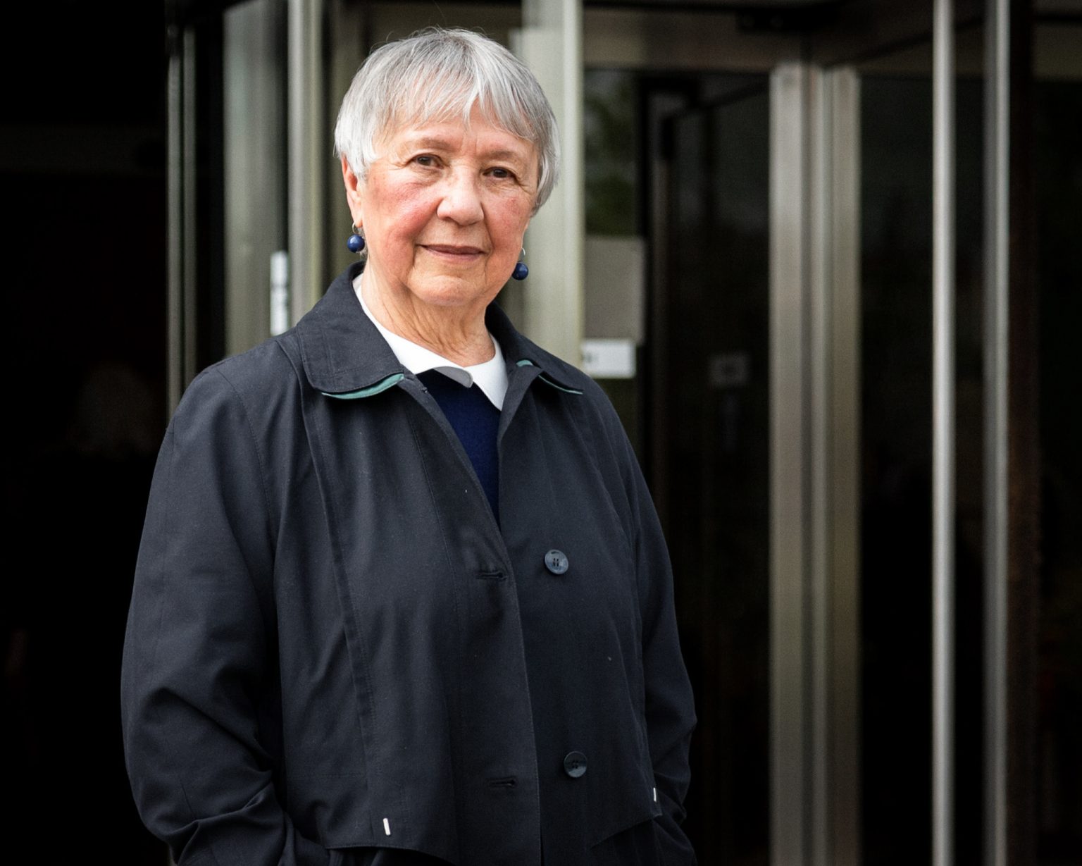 Rose Docherty pred súdom Glasgow Sheriff Court. Foto: adfinternational.org