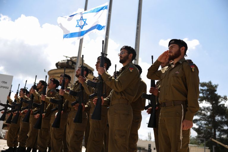 Izraelskí vojaci údajne v Libanone rabovali civilný majetok