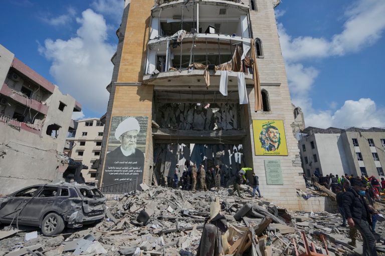 Irán podmieňuje rokovania s USA prímerím v Libanone