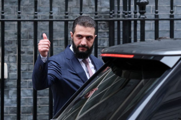 Syria reinforces borders, rules out war with Iran