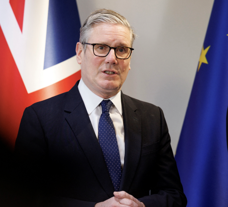 Britský premiér sa pre vojnovú nestabilitu chce zbližovať s EÚ