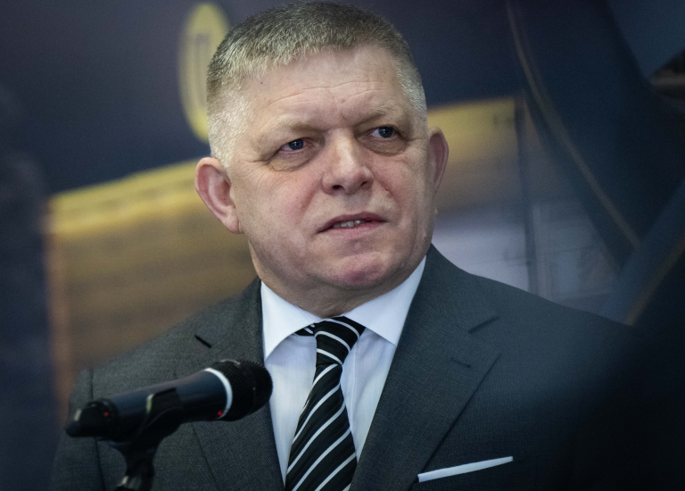 Fico odštartoval návštevu Vietnamu, čaká ho podpis dohody