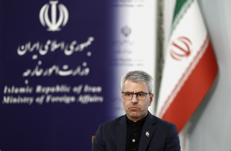 Axios: USA, Irán a regionálni sprostredkovatelia rokujú o možnom prímerí