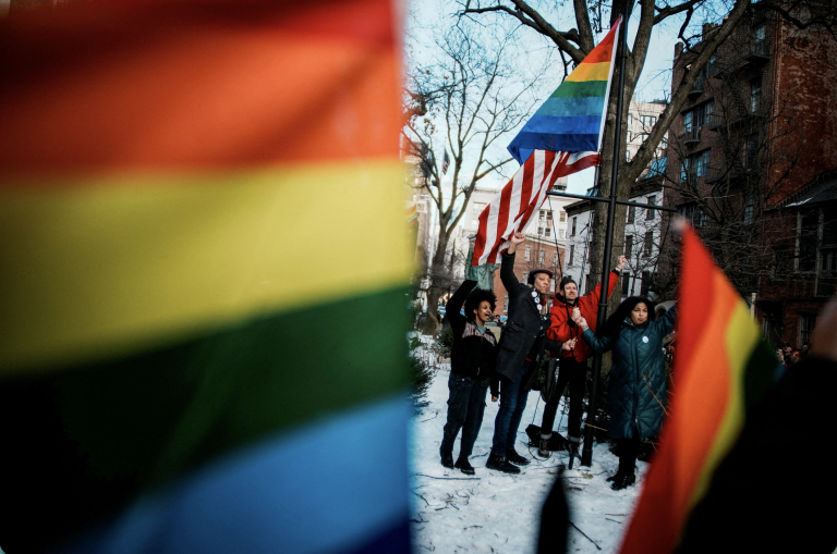 USA povolili vztýčiť dúhovú vlajku pri pamätníku Stonewall