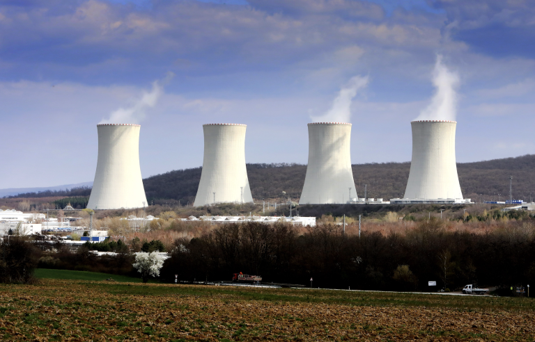 Fico chce zvýšiť podiel štátu v Slovenských elektrárňach
