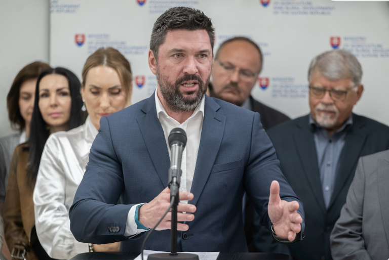 Takáč kritizuje únik listu Európskej komisie a hovorí o rozdieloch