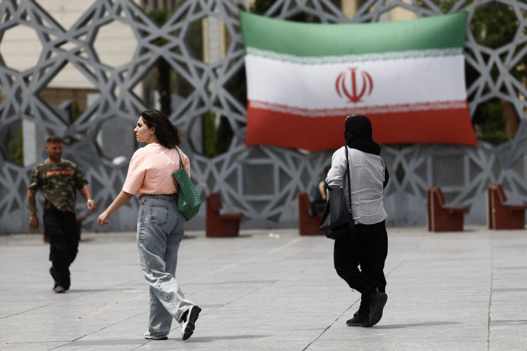 Irán vyzýva v Británii ľudí na „obetovanie života“ za režim
