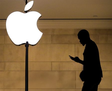 Apple mení kurz: nový šéf má dohnať zameškané preteky v umelej inteligencii