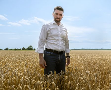 Takáč: Dotácie pre poľnohospodárov nie sú v ohrození. Záruky však minister nedáva