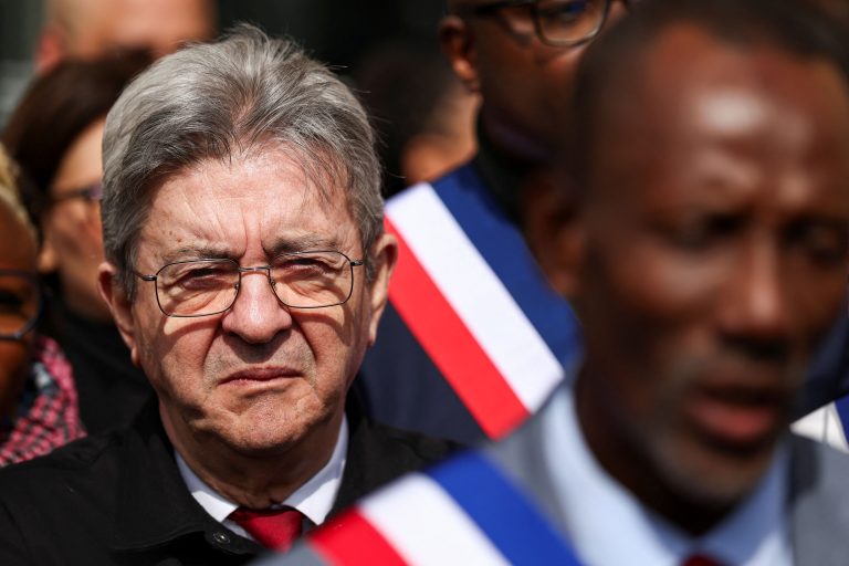 Francúzsky politik Mélenchon bude kandidovať v prezidentských voľbách