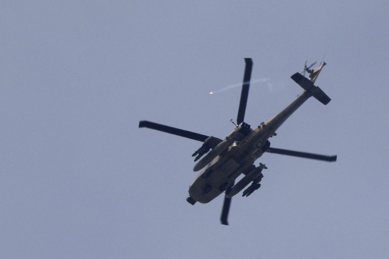 Helikoptéry pri vojenskej aktivite v Iraku.