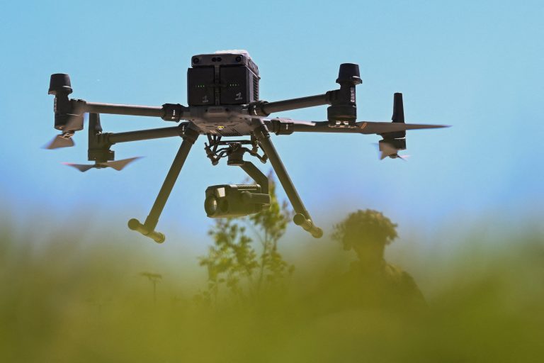 Vojenský dron lieta počas cvičenia Combined Resolve.
