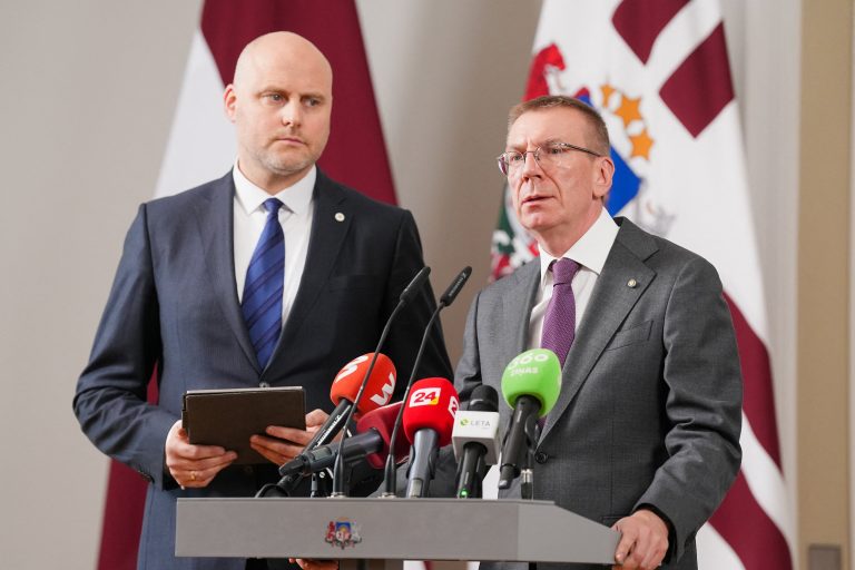 Lotyšský prezident Edgars Rinkevics a Andris Kulbergs.
