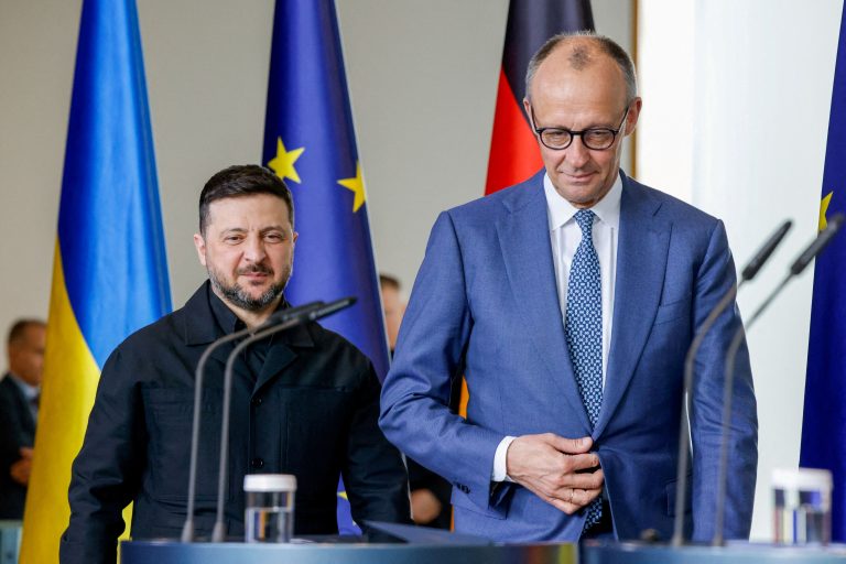 Volodymyr Zelenskyj a Friedrich Merz.