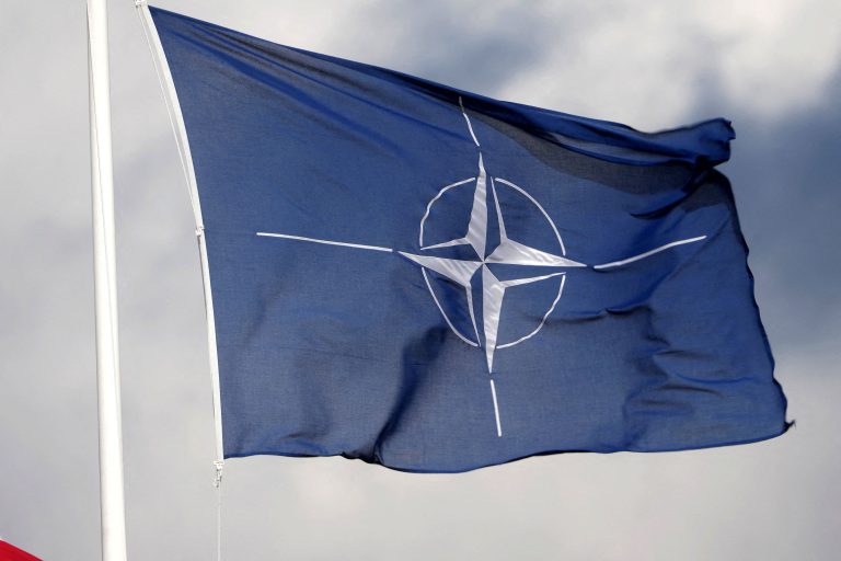 Vlajka NATO.