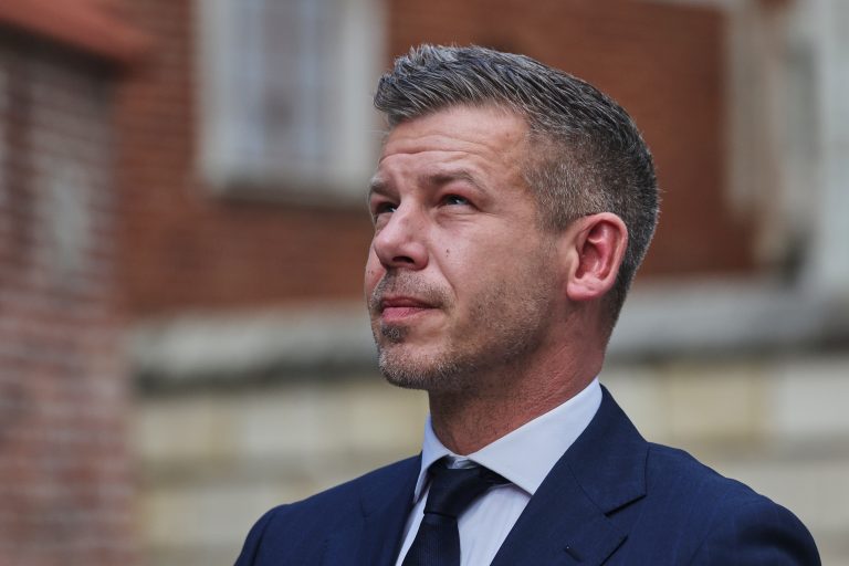 Péter Magyar.