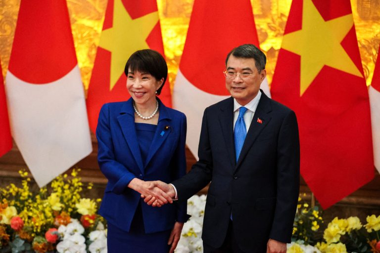 Japonsko sa chce opútať od Číny, posilňuje väzby s Vietnamom