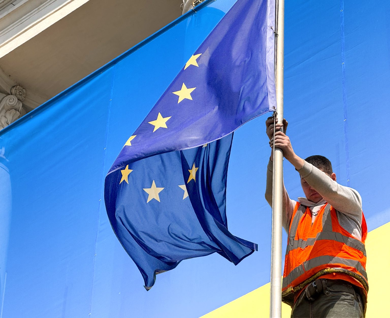 Cesta Ukrajiny k členstvu v EÚ môže čeliť významným prekážkam napriek snahám Kyjeva o rýchle pristúpenie. Foto: Dmytro Smolienko/Ukrinform/NurPhoto via Getty Images