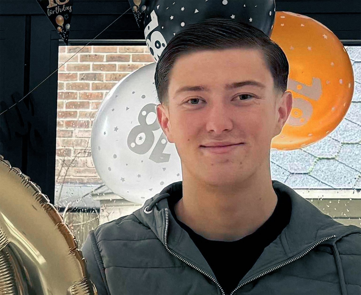Henry Nowak, 18-ročný študent, zomrel po útoku.