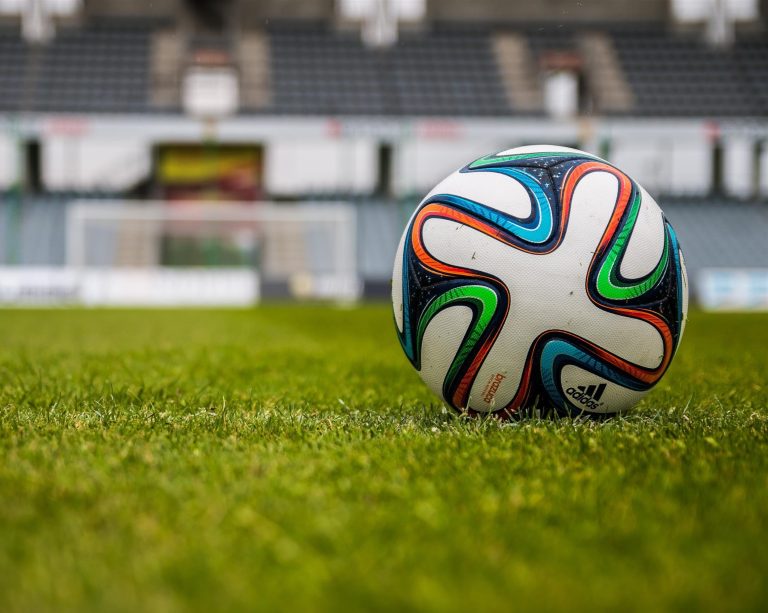 Futbalová lopta.